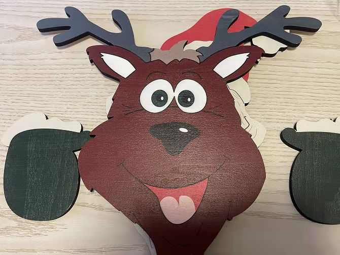Christmas themed fence garden top decoration reindeer close-up LumiqHome
